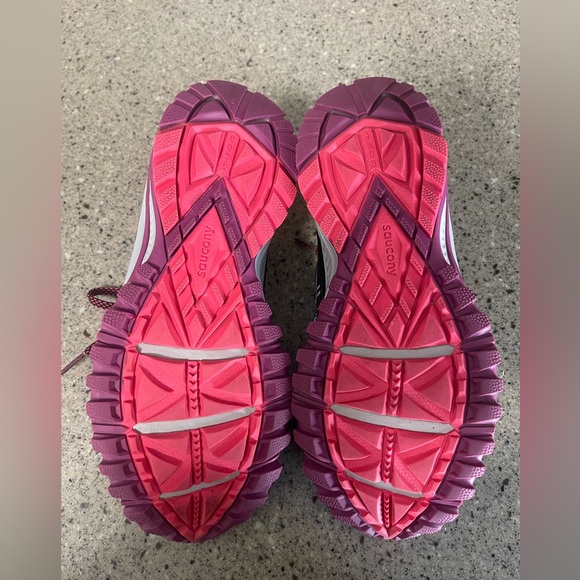 Saucony Womens Excursion TR 10Trail Running Shoe Black/Purple/Gray Size 7.5 Wide - Picture 9 of 10